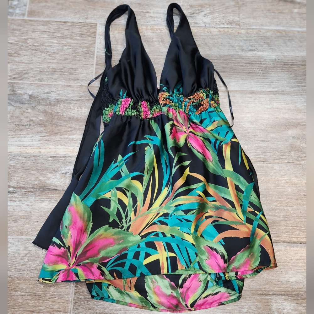Forever 21 Tropical Pattern Halter Top, Size Small